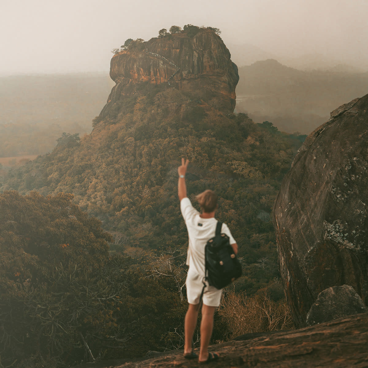 Why-you-should-visit-Sri-Lanka-in-low-season-surfing
