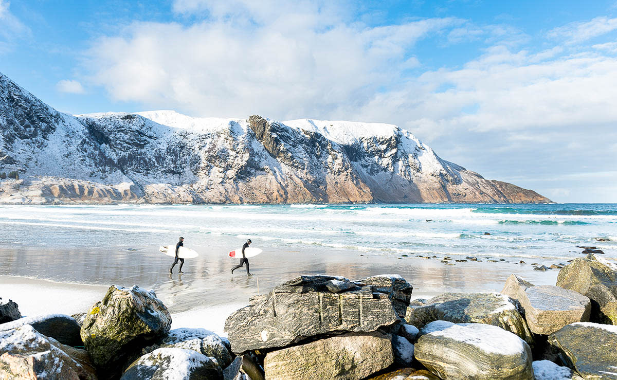 Winter surf in Hoddevik Norway