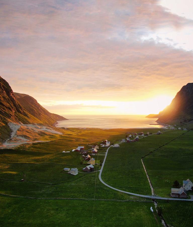 IG3 Houses-in-Hoddevik-in-sunset