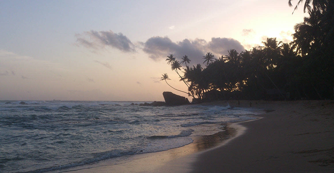 dalawella beach sri lanka