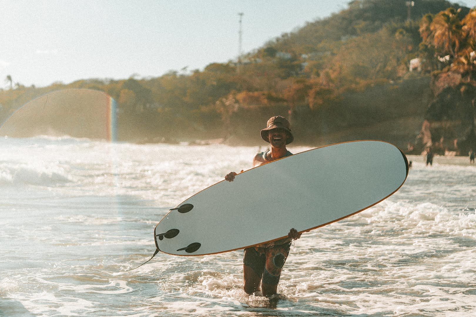 Travel-solo-and-learn-how-to-surf-with-Lapoint