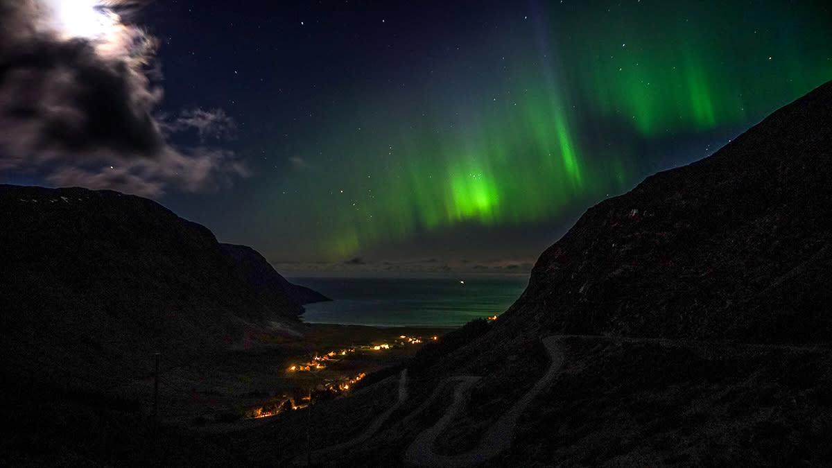 Northen lights over Hoddevik Norway
