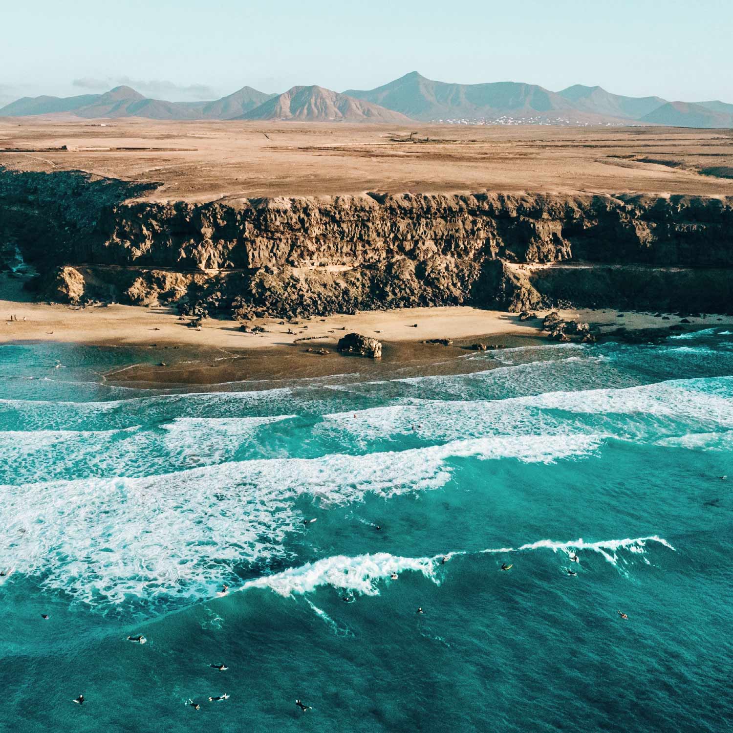 Fuerteventura-lapoint-surf-camp-cliffs-and-nature