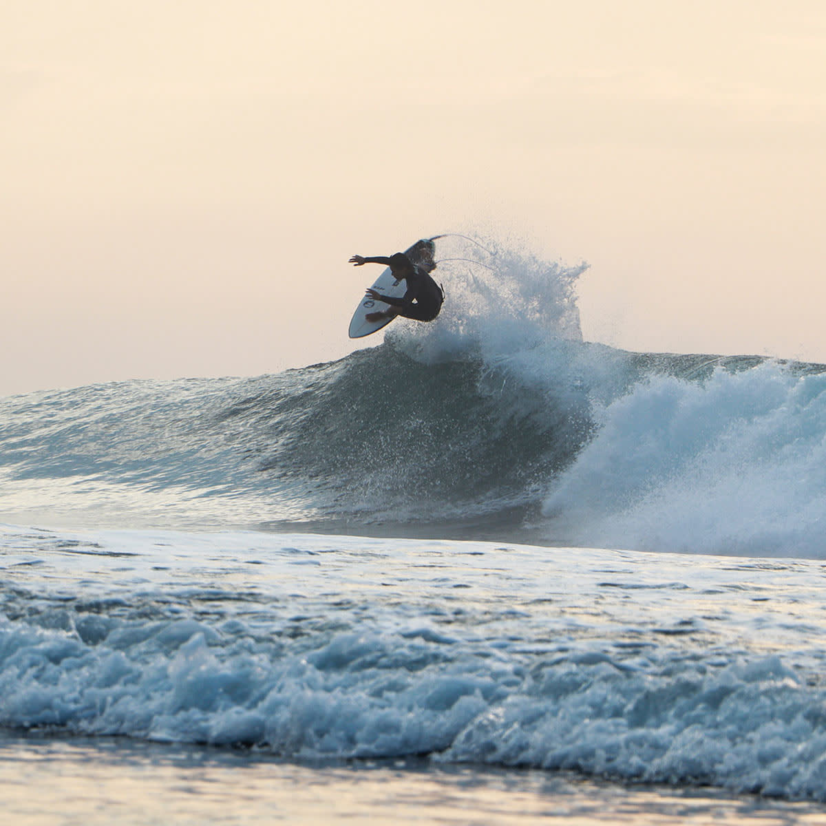 Rent-surfboards-in-Ericeira-Portugal-Lapoint