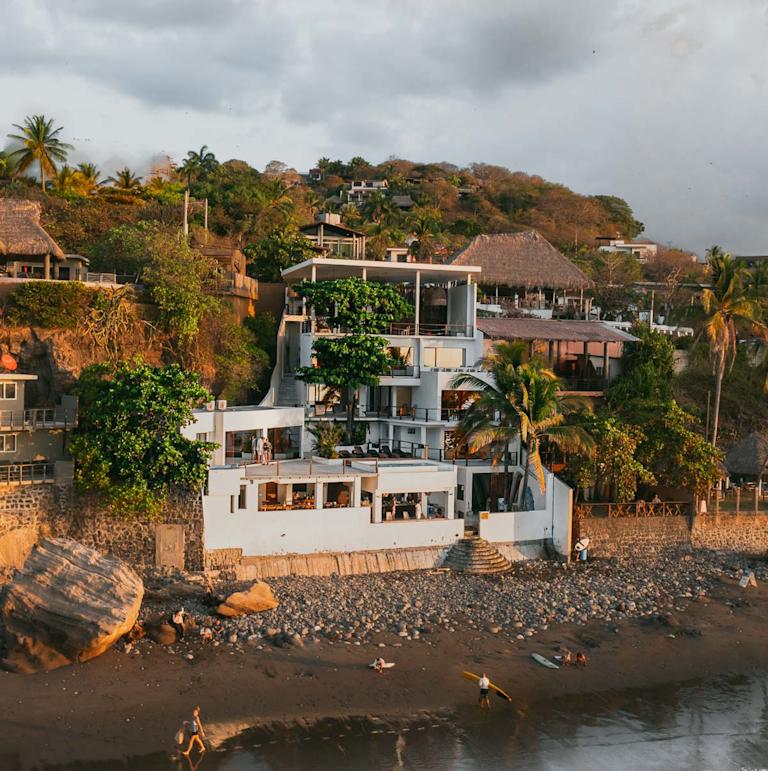lapoint-el-salvador-surf-camp