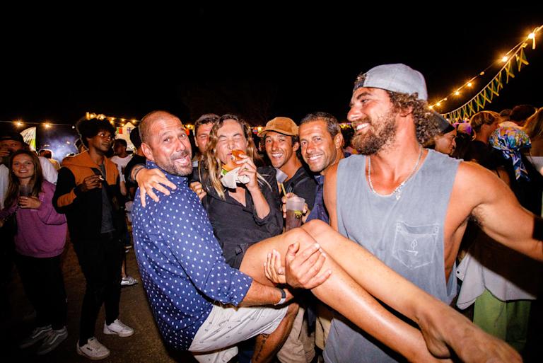 4 Lapoint-Surf-Camp-group-trip-ericeira-party-1-