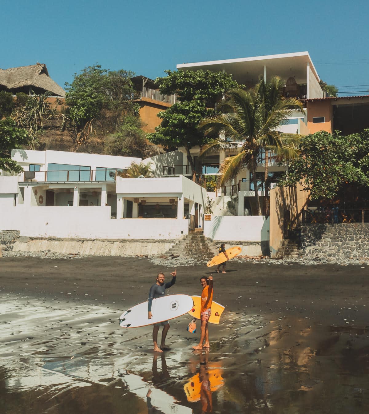 lapoint-el-salvador-surf-camp.jpg-beach