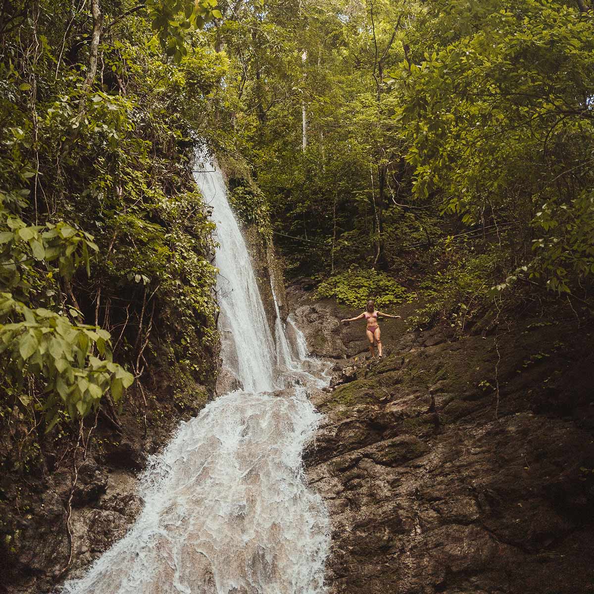 Costa-Rica-santa-teresa-waterfall